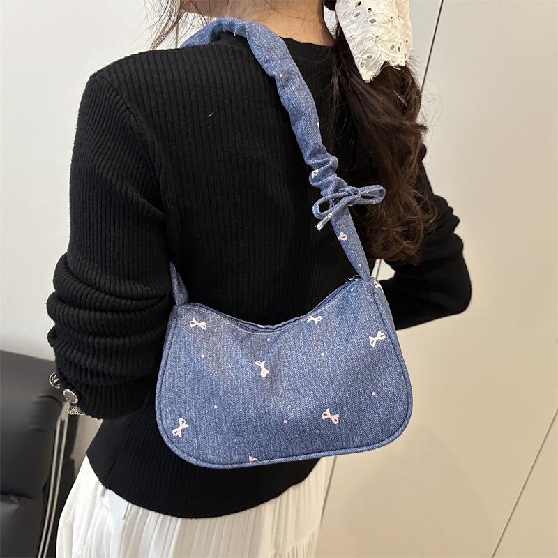Niche Design Casual and Beautiful Fashion Trend Handbag Spring New Simple Women's Shoulder Bag