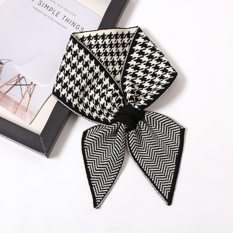 Autumn and Winter Scarf Women's New Perforated Neck Gaiter Neck Scarf Thickened Warm Houndstooth Scarf Scarf