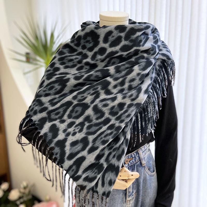Leopard Print Scarf Women's Autumn and Winter Classic Thickened Imitation Cashmere Printed Fringed Shawl European and American Warm Scarf