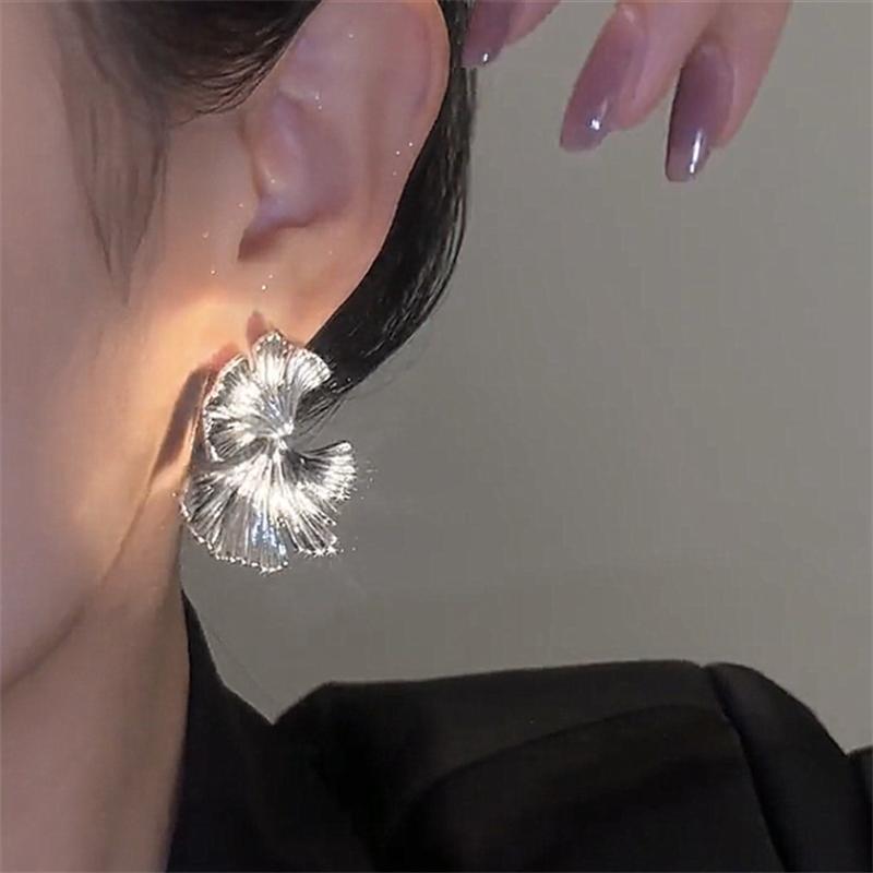 Модные металлические серьги в виде больших листьев гинкго для женщин, свадебные классические ювелирные изделия, геометрические серьги