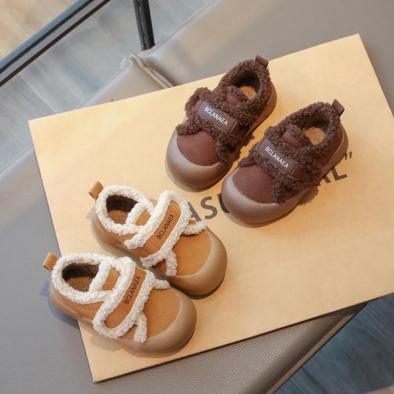 2024 Детские меховые кожаные туфли для девочек, зимняя новая мода в корейском стиле, мягкая подошва, нескользящая, универсальная, шикарная, повседневная обувь