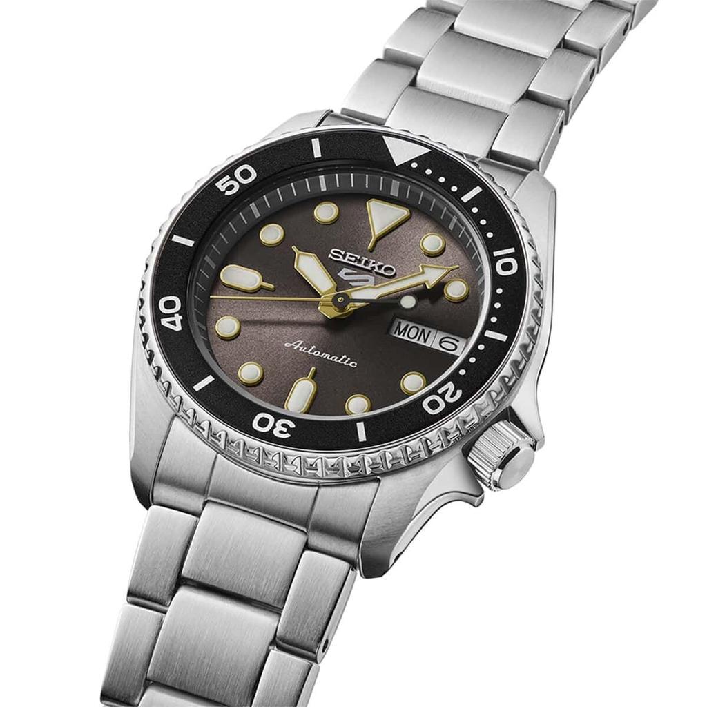 Seiko SRPL79K1 5 Sports SKX Автоматические часы из нержавеющей стали для мужчин с корпусом 38 мм, Размер, Черный/Серебристый