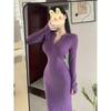 Облегающее ягодицы, подчеркивающее фигуру, женственное вязаное платье-поло, тонкое и стройнящее фиолетовое универсальное длинное платье с V-образным вырезом для осени и зимы