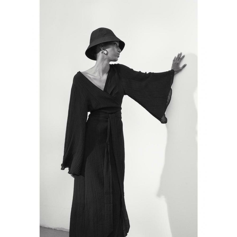 Платье-плиссе HM Wrap Style, черное 1188909002