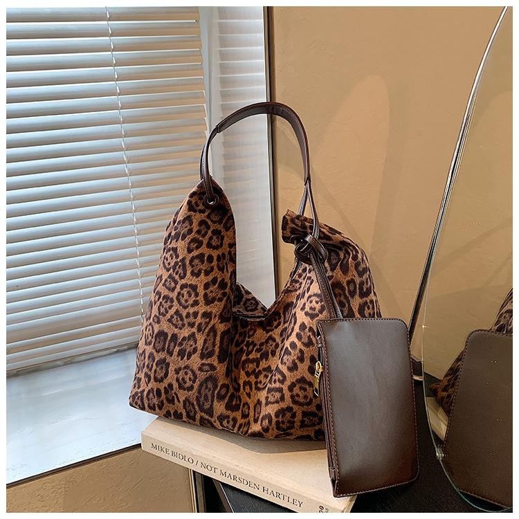 Сумка с леопардовым принтом, женская модная сумка-мессенджер большой вместимости, осенне-зимняя сумка-мессенджер 2024 года, новая повседневная сумка в стиле ретро для поездок на работу