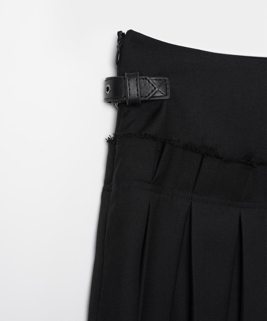 Milo Woman Buckle Pleated Skirt [Black]