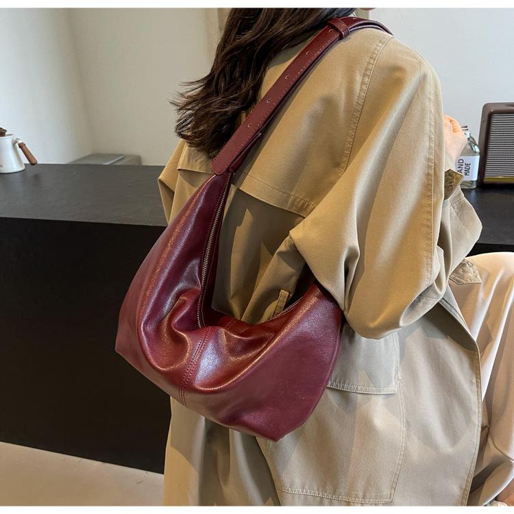 Модная ретро сумка большой вместимости женская сумка осень 2024 года новая сумка через плечо повседневная иностранная сумка-мессенджер для поездок на работу