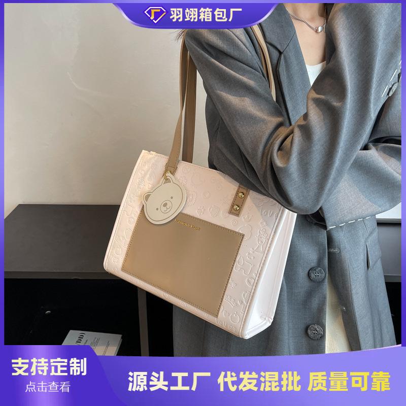 Сумка премиум-класса большой вместимости женская новая весенне-летняя сумка на плечо/подмышку повседневная дорожная сумка-тоут