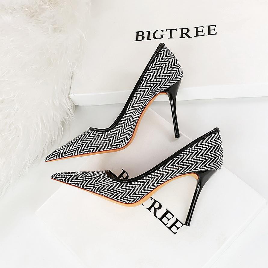 Модные женские туфли на высоком каблуке, острые сексуальные сетчатые туфли с открытым носком и кружевом