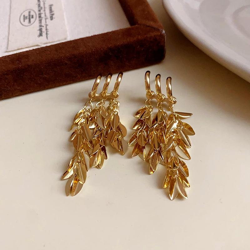 Серьги-подвески с геометрическим ажурным круглым кулоном 'Серебряная игла' в европейском и американском преувеличенном стиле для женщин.