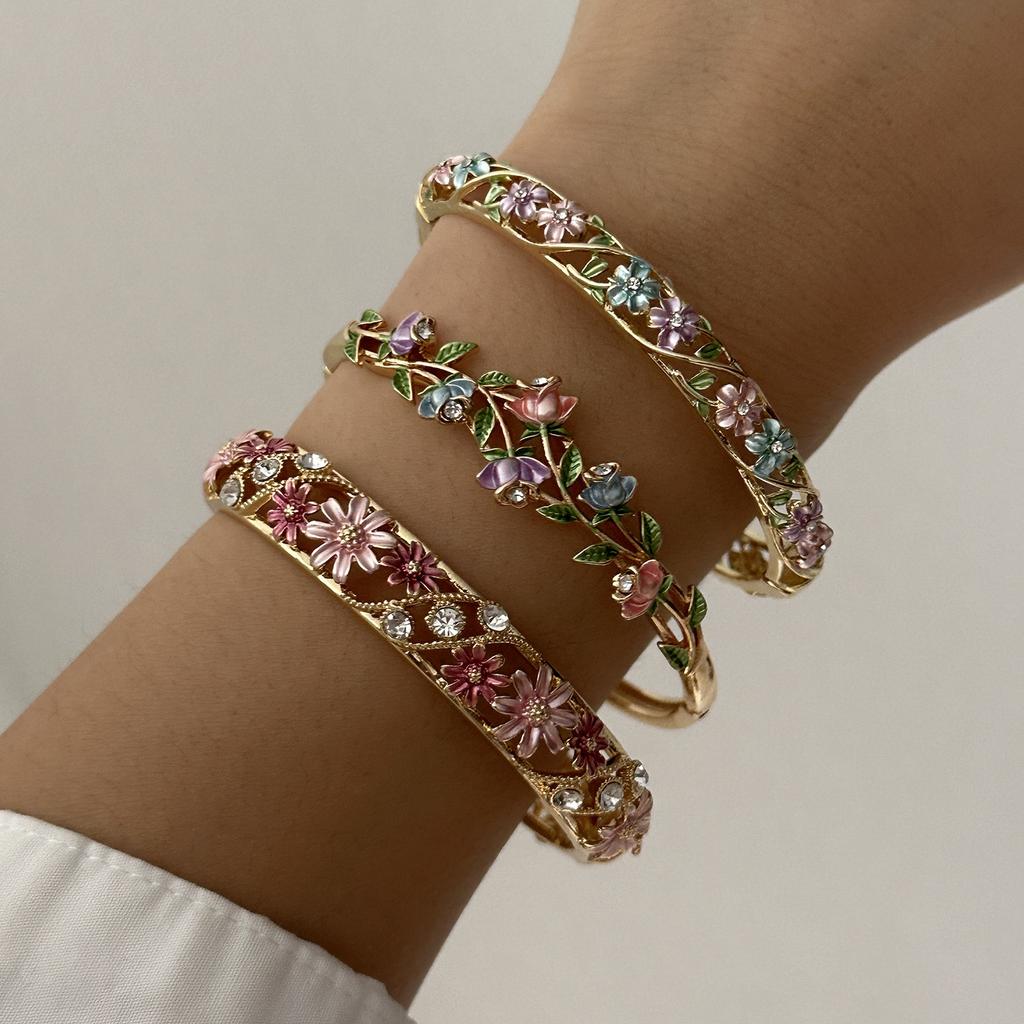 Ethnic Luxury Gold Color Hollow Open Bangles for Women Vintage Colorful Flower Cloisonne Bracelets Elegance Charms Jewelry Gifts