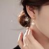 Серьги-крючки Under the Banyan Tree S925 Silver Pearl: Легкие роскошные серьги для утонченных женщин