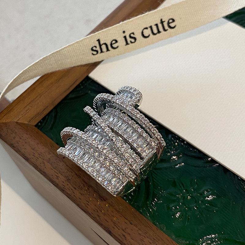 Кольцо-цепочка с цирконием, преувеличенное креативное кольцо с изображением еды, универсальное женское нишевое ювелирное изделие высокого класса для рук