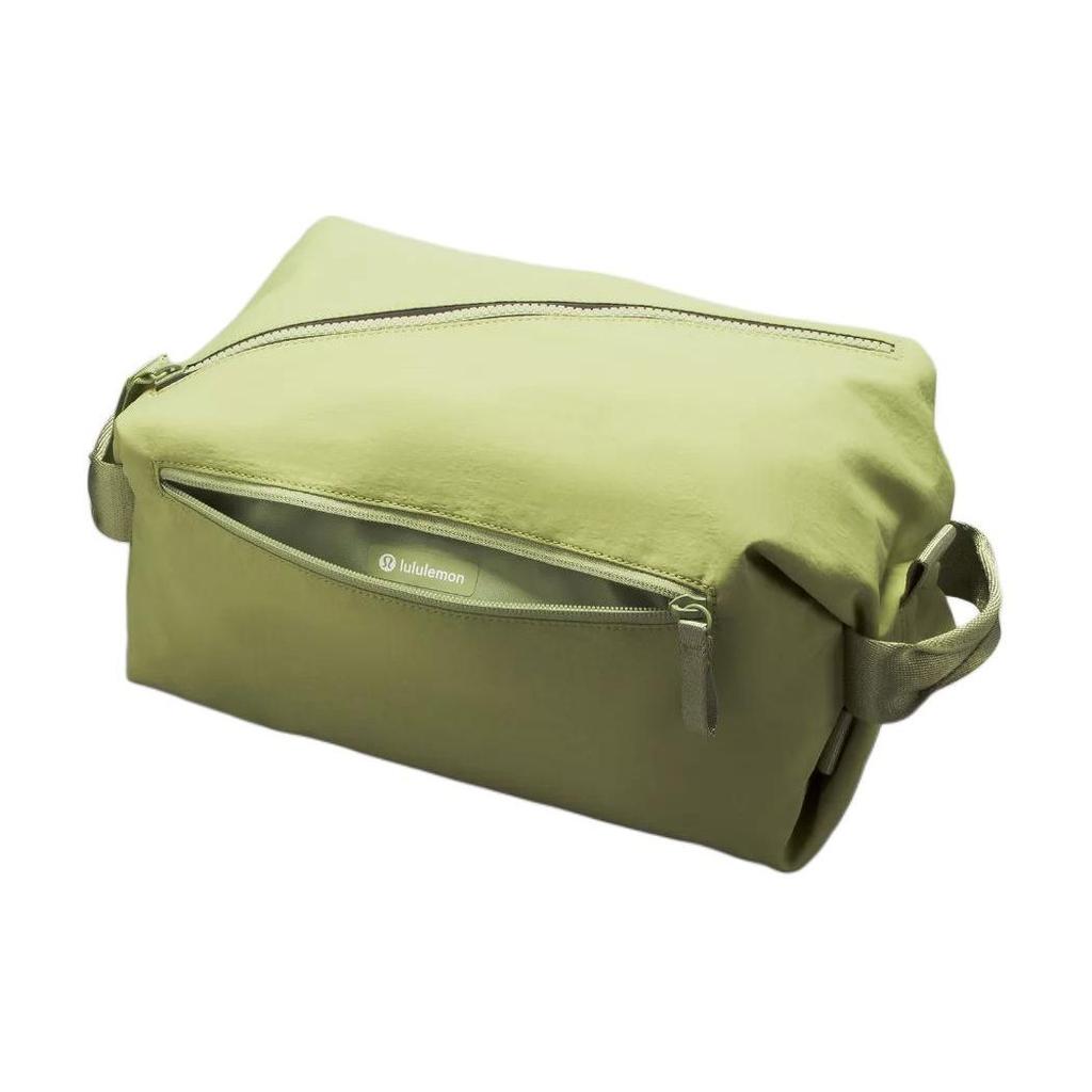 Lululemon 10L Fast Track Adjustable Detachable Shoulder Strap Nylon Polyester Crossbody Bag Women bags Edamame-Green LW9EU5S-063424