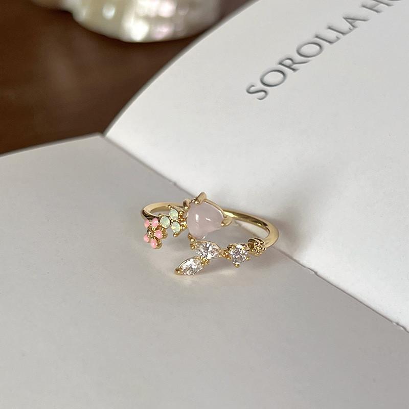 Trendy S925 Pure Silver Ring With Beautiful Pearl Floral Detailing For Women