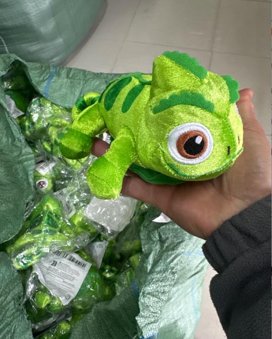 Fast Shipping Pascal Rapunzel Chameleon Plush Toy Soft Stuffed Animals Plush Shoulder Plush Suitable For Parties Perfect Gift