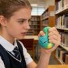 Милая игрушка для снятия стресса, которая подойдет на день рождения маленькой девочки