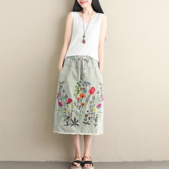 Женская юбка миди с эластичной резинкой на талии и вышитым цветочным узором. Джинсовая юбка с