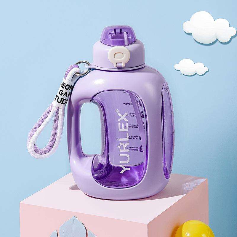 Спортивная бутылка для воды большой вместимости с соломинкой, термостойкая портативная бутылка для воды для студентов летом