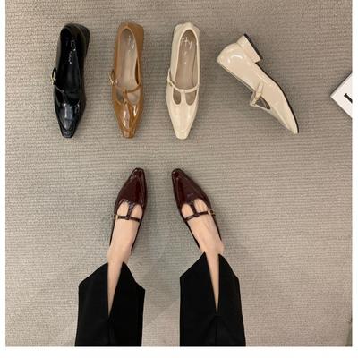 Корейская версия 2025 новая весна ретро французский толстый каблук острый носок Мэри Джейн одинарная обувь женская лаковая нишевая средневековая обувь