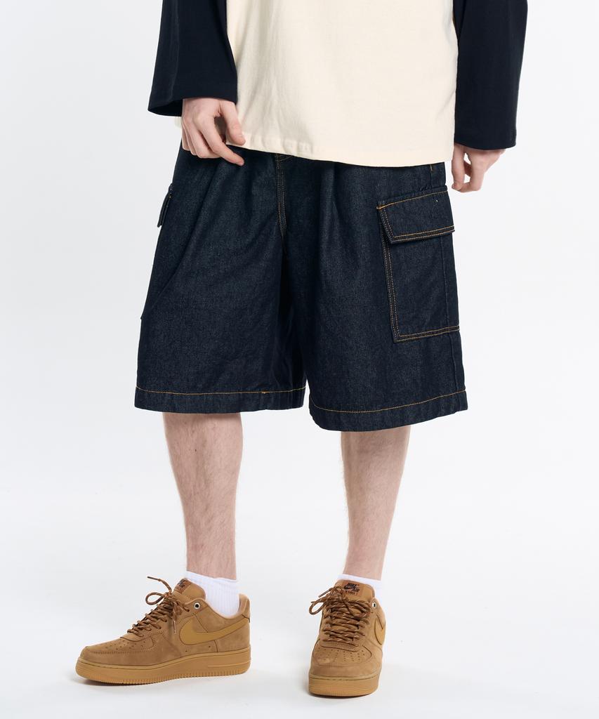 CONTROBANAL3 Raw Denim Wide Cargo Shorts [Black]