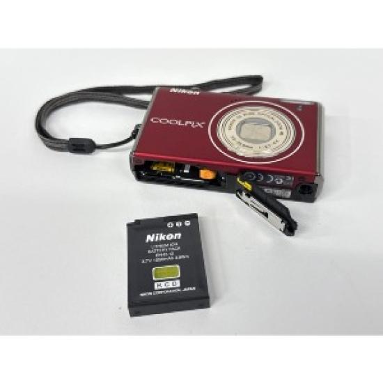 Подержанная цифровая камера Nikon COOLPIX S640 | 12.2 МП Компактная камера типа «наведи и снимай» | Основной красный | 5-кратный оптический зум | Быстрый запуск и автофокус