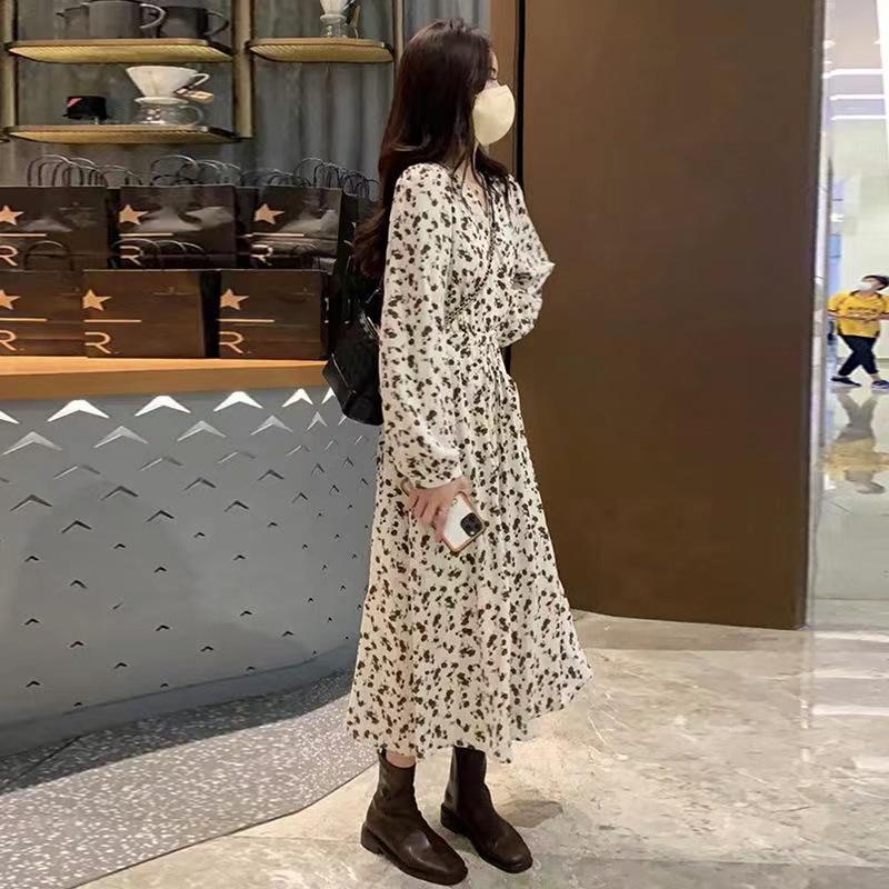 Женское платье 2024 года с V-образным вырезом, цветочным ретро-принтом, в французском стиле, для чаепития - Коллекция Осень/Зима