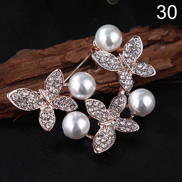 Fashion Jewelry High Quality Gold Color Brooch Pins Crystals Imitation Pearl Flower Brooch Women Wedding Party Accessories