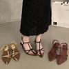 Сандалии на платформе с острым носом Сказочные туфли для лета Элегантный стиль Для сочетания с юбками Тонкие ремешки Туфли в римском стиле