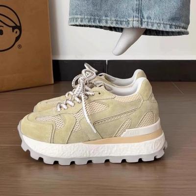 [Внунее увеличение высоты на 8 см] Маленькие кроссовки на толстой подошве в стиле Форреста Гампа для женщин, новинка лета 2025, спортивные и повседневные туфли для моральной подготовки с сетчатыми прозрачными вставками