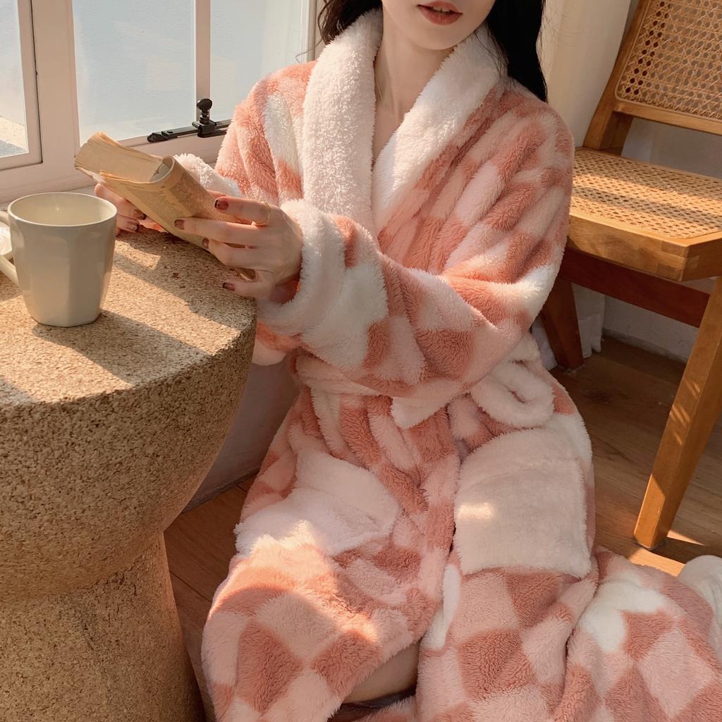 Халаты женские однобортные толстые свободные зимние теплые домашние простые для отдыха популярные для колледжа с V-образным вырезом женские уютные