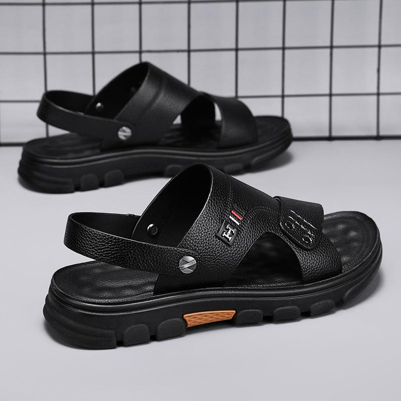 Slippers Men's Summer Wear Non-slip and Wear-resistant Men's Beach Shoes Outdoor Casual Driving Middle-aged Dad Sandals
