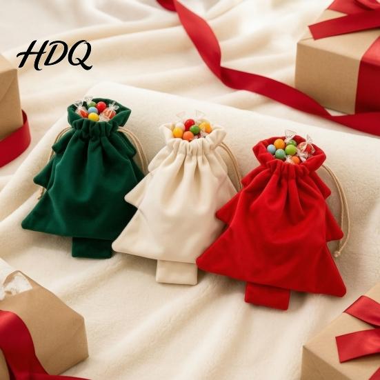 Gift Wrapping Bags for Christmas Tree Drawstring Presents Bag Reusable Plush Pouch Decorative Pendant Shaped Holiday Favors Bag Candy