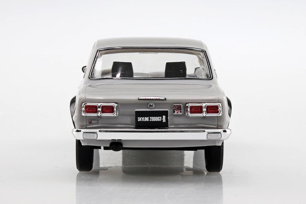 Aoshima Bunka Kyozai Scale Rakupla Snap Kit Nissan C10 Skyline Silver Plastic Model Kit (AOSHIMA) 1/32 No. 16-SV 2000GT-R Pre-Colored (Automobile)