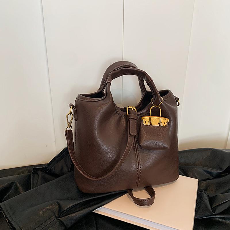 Дизайнерская модная маленькая сумка через плечо из искусственной кожи для женщин, зимняя новая простая сумка через плечо