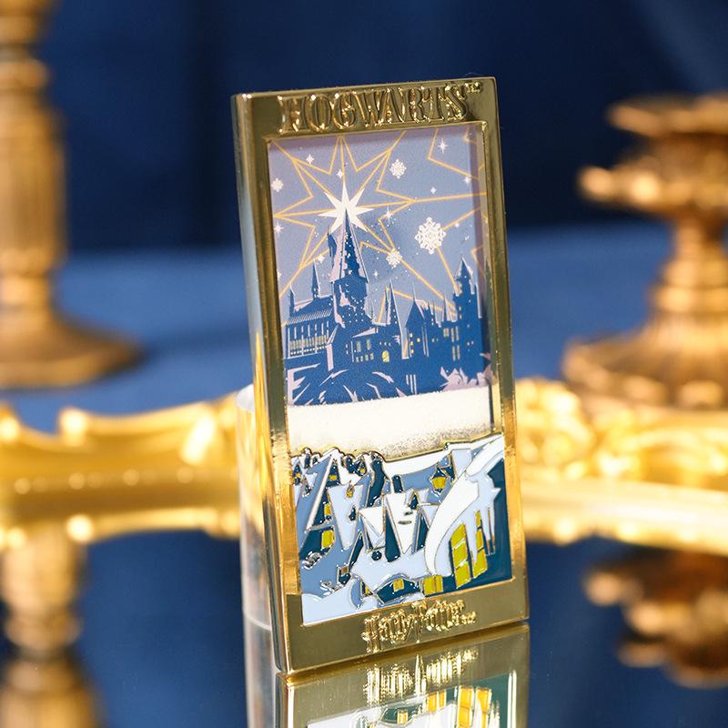 Harry Potter Castle 3D Luminous Quicksand Fridge Magnet - Creative Retro Gift