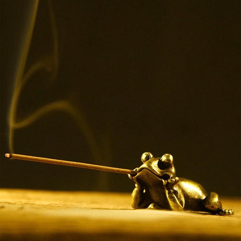 Retro Solid Brass Small Frog Figurine, Creative Car Accessories Ornament, Office Desk Decor, (Meditation Frog Can Be Used As Tea Pet, Incense Burner