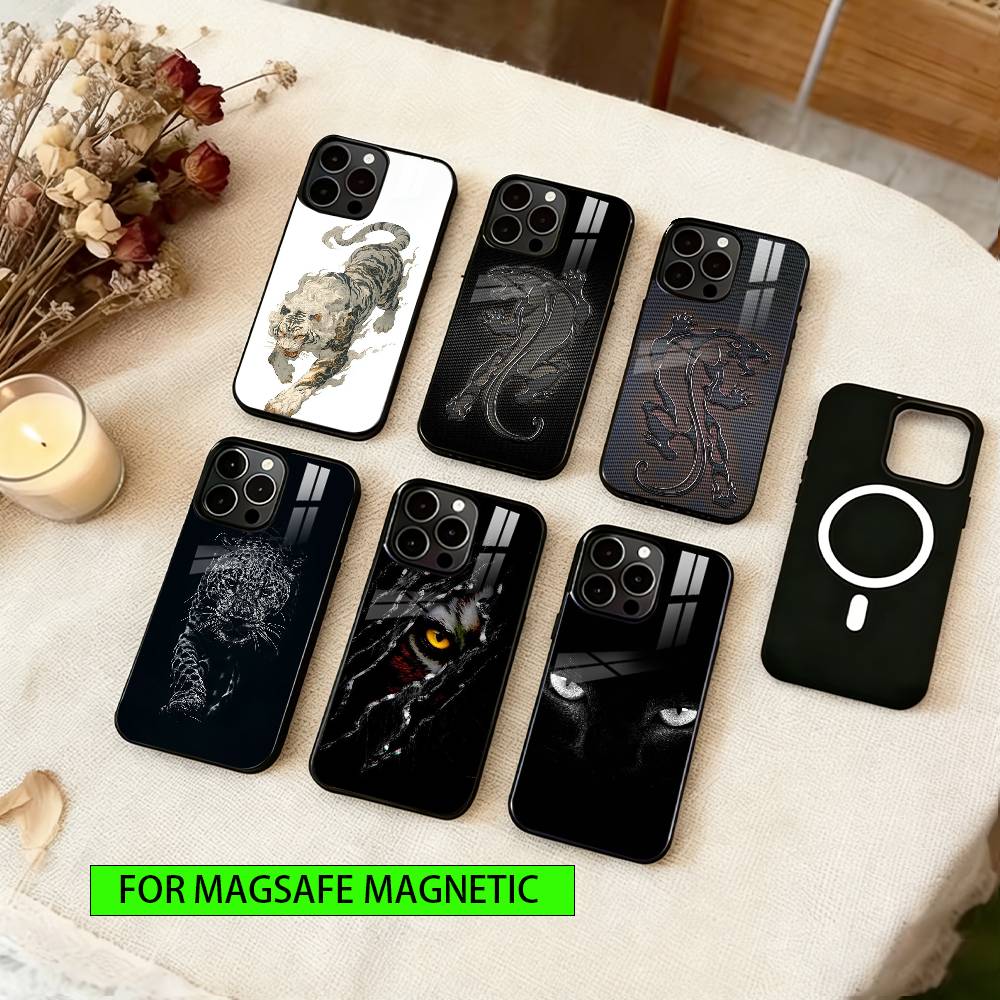 Striking tiger Phone Case For iPhone17,16,15,14,13,12,11 Plus,Pro Magnetic For Magsafe Wireless Charging