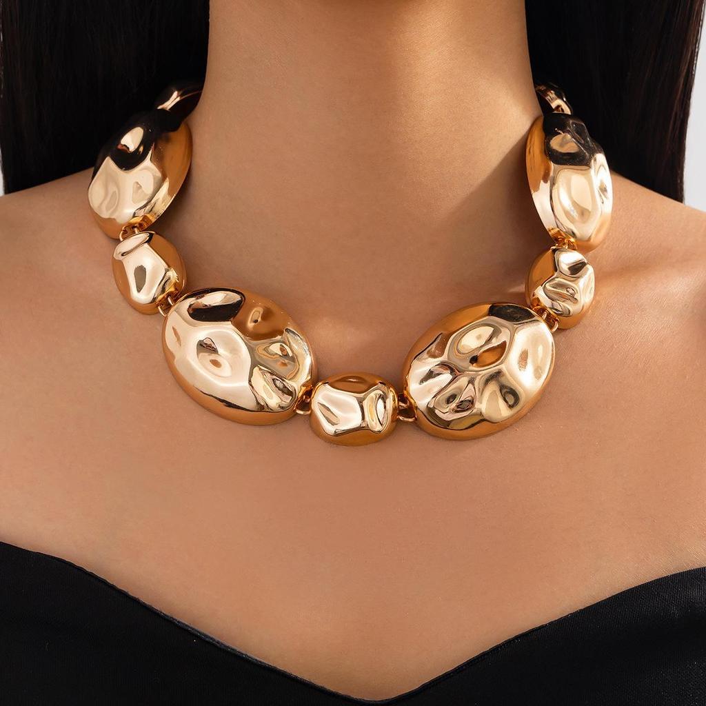 Stylish Irregular Metallic Necklace Set: European & American Shiny Pleated Design AVE
