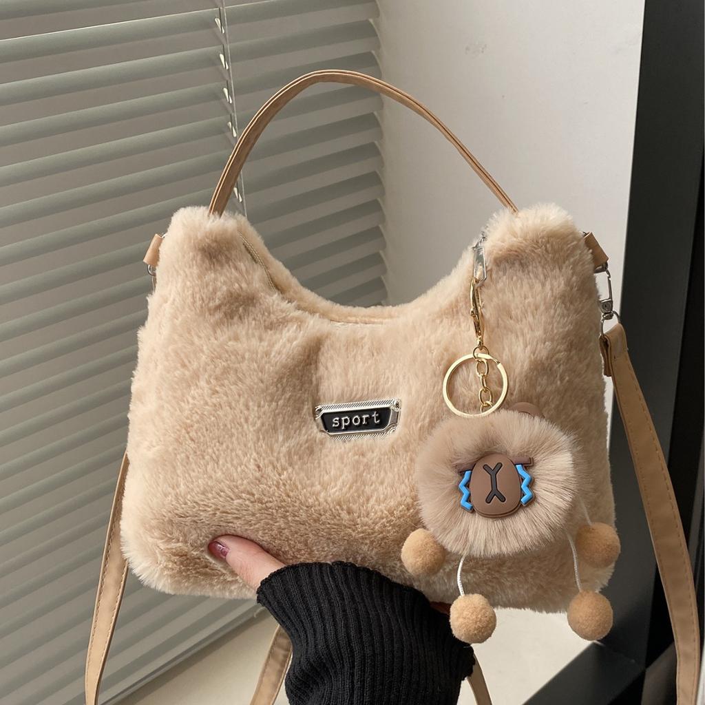 Women's Bag Autumn and Winter Cute Plush Handbag 2025 New Foreign Style Versatile Underarm Bag Niche Design Messenger Bag