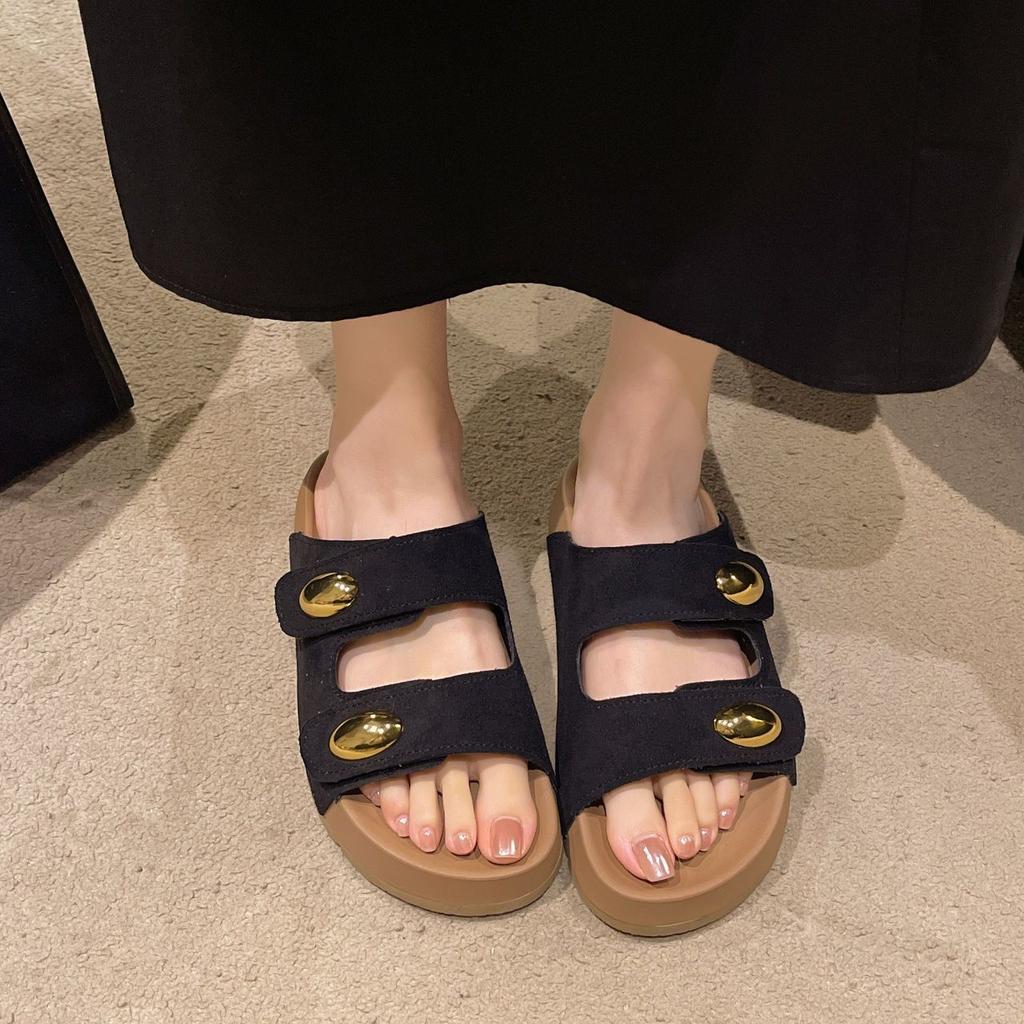 Пляжный отдых одно слово швабра легкая мягкая подошва липучка крутые тапочки женская уличная обувь 2025 лето новинка для выхода толстая подошва