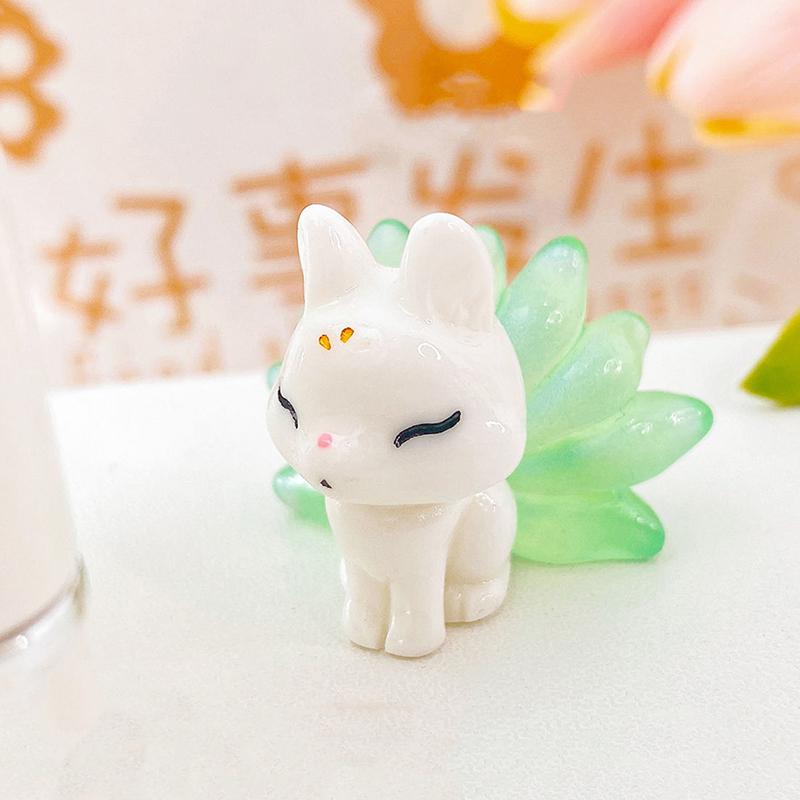 1 шт. Милая мини-люминесцентная смоляная девятихвостая лиса, украшение, светящаяся в темноте, миниатюрные фигурки, лиса, микропейзаж, кукольный домик, декор