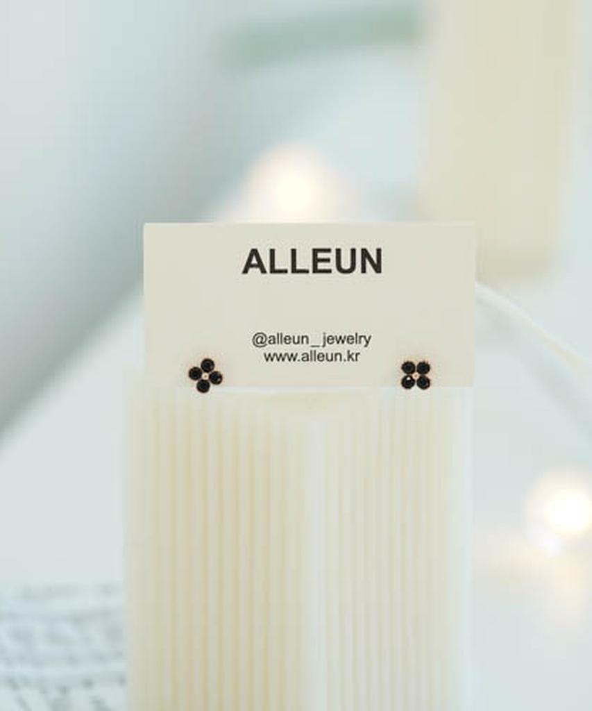 Серебряные серьги Alleun из серебра 925 пробы с ониксом в форме клевера