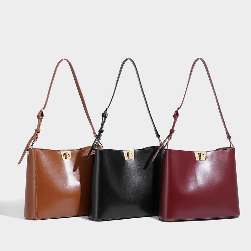 2025 Spring New Large-Capacity Handbag, High-End Shoulder Underarm Bag, Fashionable Commuting Crossbody Bucket Bag