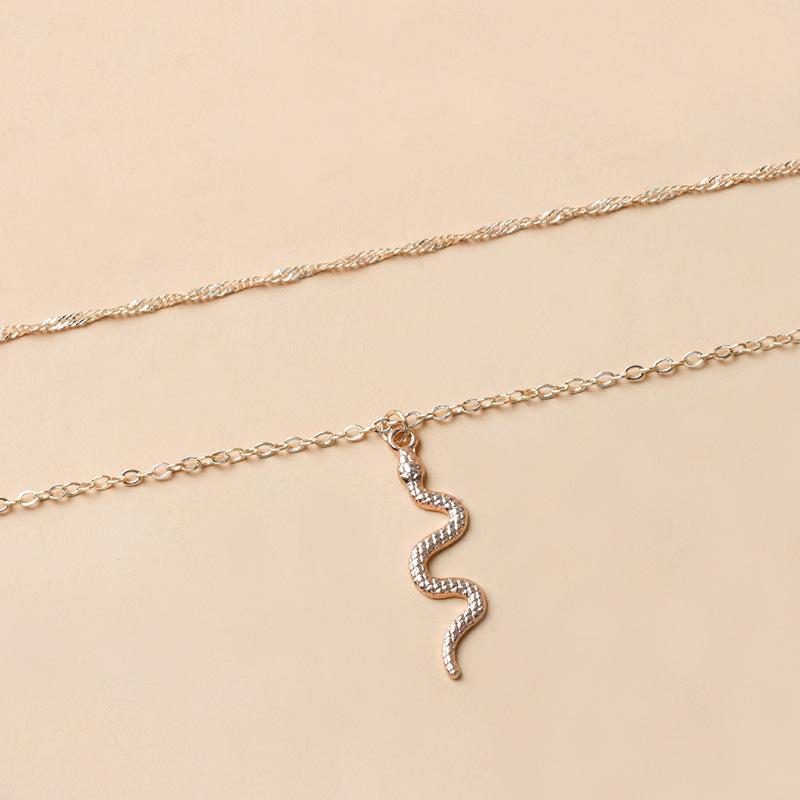 Multi-layer snake necklace European and American jewelry pendant versatile niche alloy women's collarbone chain snake chain