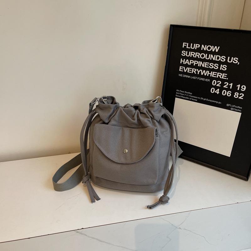 Personalized Bag Women's 2025 New Korean Version of Fashion Pleated Niche Bucket Bag Casual Spring Shoulder Messenger Bag Tide