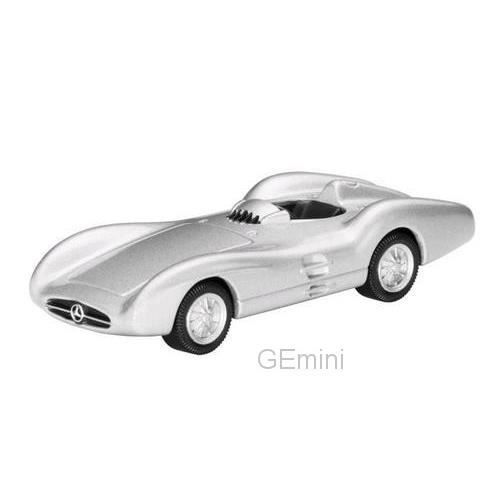 Miniatures montées - Mercedes W196 R Stromlinie argent 1954 1/43 IXO