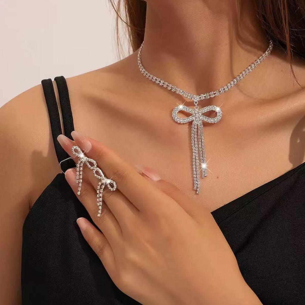 Элегантный межконтинентальный свадебный набор из страз: колье и серьги