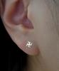 Helene Jewelry Серьги 14K с буддийской свастикой
