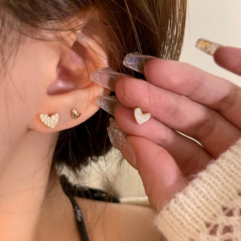 Серьги-сердечки из циркона, набор из шести штук: Шикарные мини-дизайны, удобные для сна, для женщин